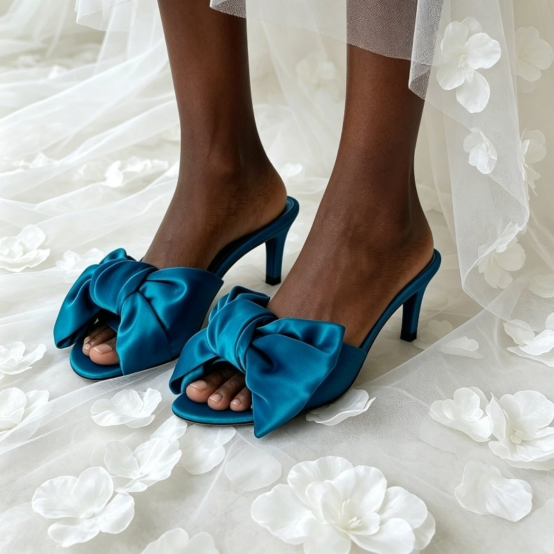 Kitten Heel Women - Satin Bow Detail Low Heeled Slipper