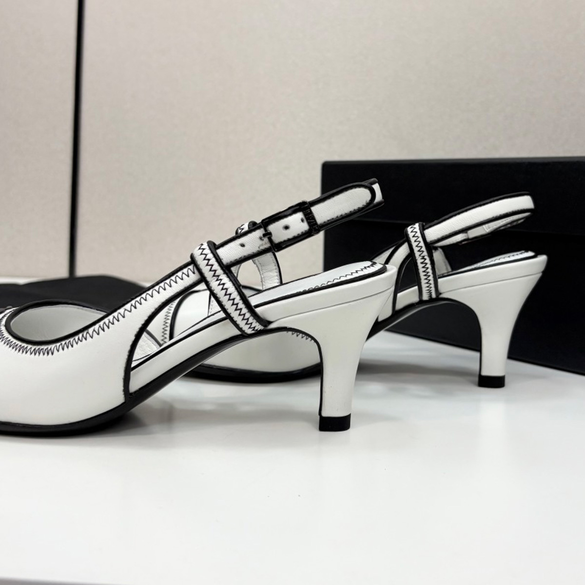 2026 Women's Leather Contrast  - Kitten Heel Women reseña y precio