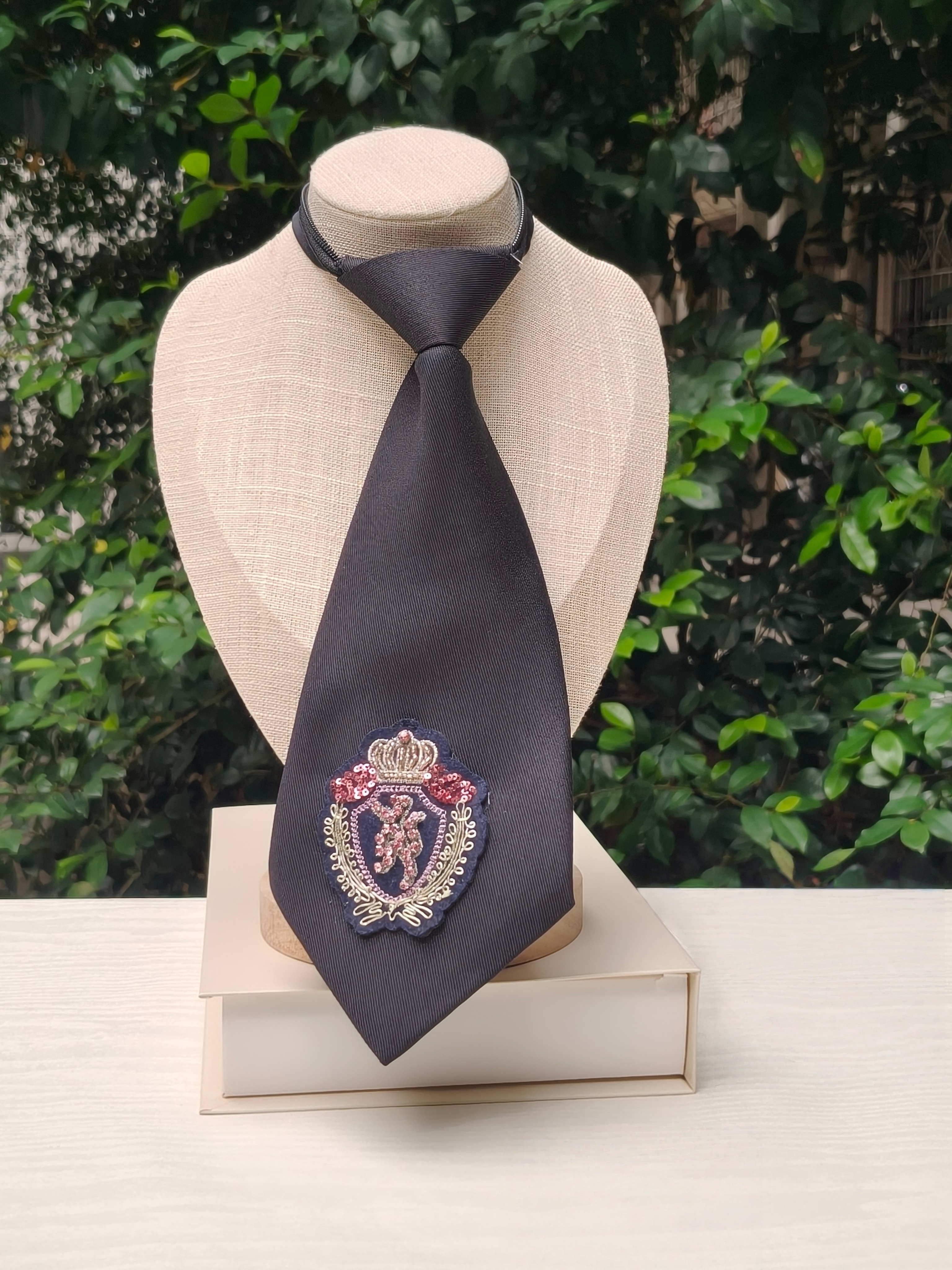 High-End Crown Badge Black Tie - Women'S Formal Wear Accessories reseña y precio