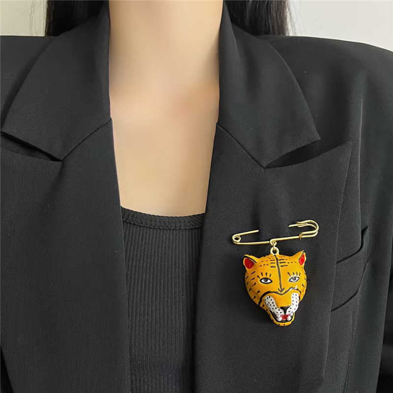 Elegant Enamel Tiger Brooch Pi - Women'S Formal Wear Accessories reseña y precio